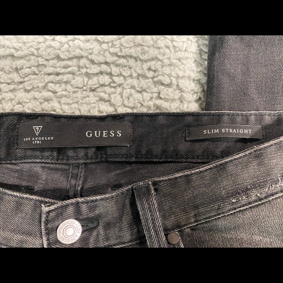 Black Guess Jean - Picture 6 of 6